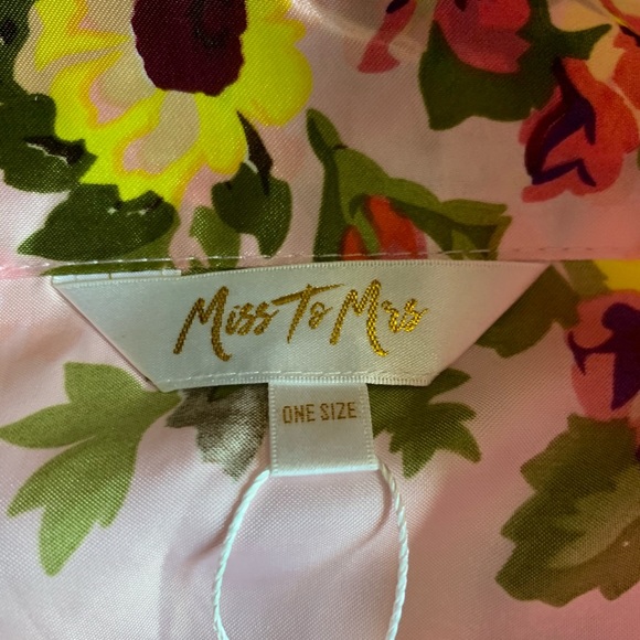 Floral Robe - Picture 2 of 5